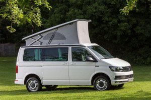 Volkswagen Transporter met California hefdak