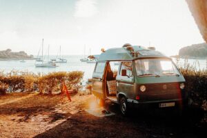 Van bestelwagen naar luxe camper: naar de oorsprong van ‘Vanlife’ in het Erwin Hymer Museum