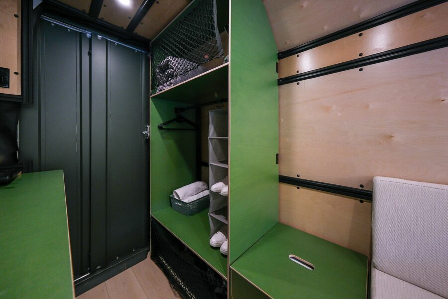 elektrische Grounded RVs G2 camper op Brightdrop bestelwagen