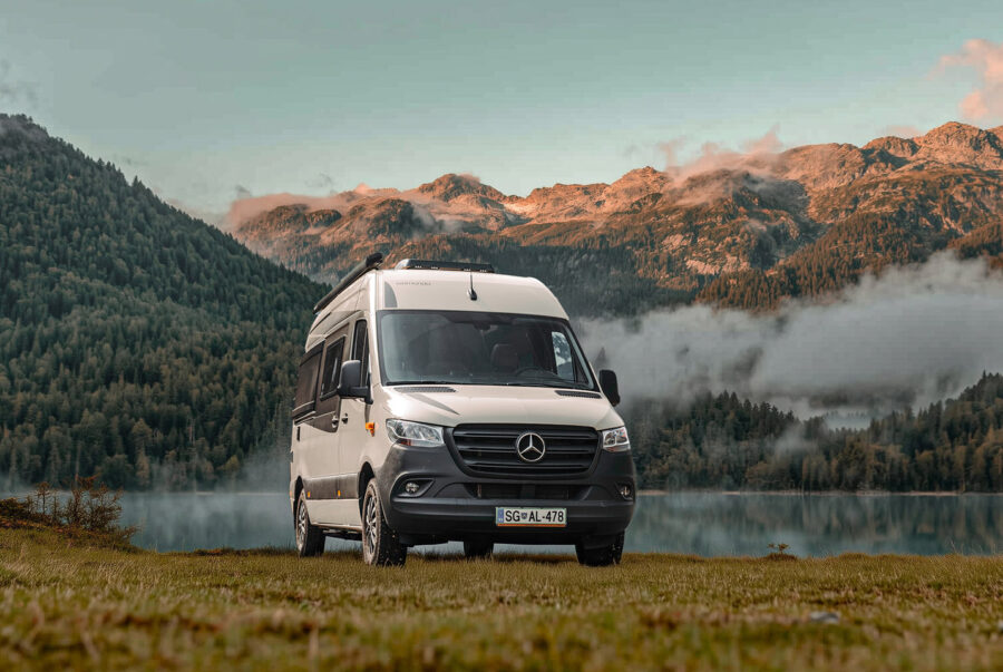Womondo Pegasus: compacte maar luxe buscamper op Mercedes Sprinter